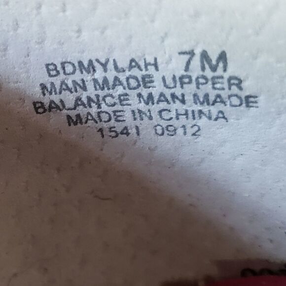 *Naturalizer shoe, size 7m, block heel - Picture 3 of 4